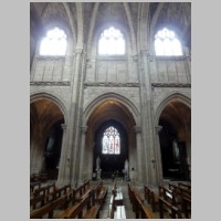 Collégiale Notre-Dame de Poissy, photo Pierre Poschadel, Wikipedia, Nef, deuxième à quatrième travée, côté nord.JPG